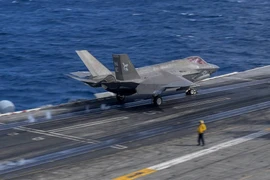 Video chi tiết vụ chiếc F-35C gặp tai nạn trên tàu sân bay Carl Vinson