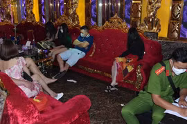 Công an TP Mỹ Tho tiến hành lập biên bản hiện trường vụ việc.