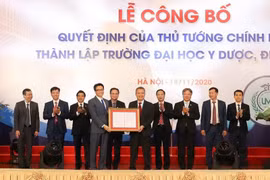 Công bố Quyết định thành lập Trường Đại học Y Dược (Đại học Quốc gia Hà Nội)