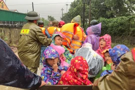 111 người chết, hơn 200.000 người sơ tán vì lũ lụt