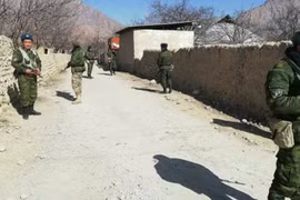 Xung đột Kyrgyzstan – Tajikistan tạm dừng sau khi hàng chục người chết, hàng trăm người bị thương