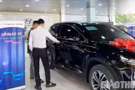 Hết ưu đãi phí trước bạ, đại lý ô tô đìu hiu khách dù cuối năm