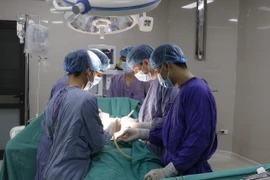  Đau bụng sau mổ cẩn thận tắc ruột