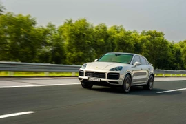 Khám phá SUV hiệu năng cao Porsche Cayenne Coupe giá hơn 6 tỷ đồng