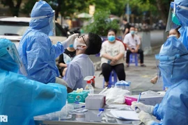 Covid-19 tại Hà Nội: Xét nghiệm gần 4.000 người liên quan BV Việt Đức