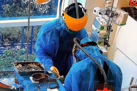 10 bệnh nhân Covid-19 nặng, "siêu nặng" được cứu sống ngoạn mục