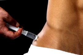 Hết tinh trùng do lạm dụng tiêm testosteron