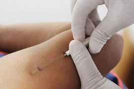 Sử dụng miếng dán và cấy que tránh thai sau sinh