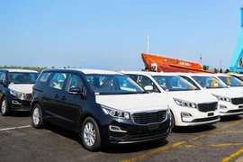 Thaco xuất khẩu lô xe Kia Sedona sang Thái Lan