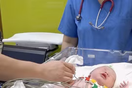 Điều trị phù thai từ tuần 25, bé chào đời khỏe mạnh khi 39 tuần
