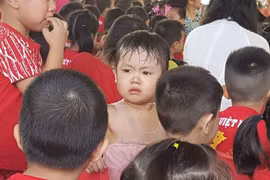 Bộ GD&ĐT đề nghị không tăng học phí, chia sẻ khó khăn trong năm học mới