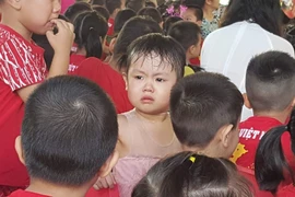 Bộ GD&ĐT đề nghị không tăng học phí, chia sẻ khó khăn trong năm học mới