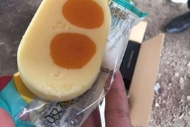 Tạm giữ 16.000 sản phẩm bánh kẹo không rõ nguồn gốc, có cả "Trung thu trứng chảy" đang rất hot