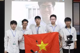 Các thành viên đội tuyển Việt Nam dự kỳ thi Olympic Toán học quốc tế năm 2021.