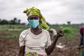 Cần giải pháp để người dân châu Phi thoát cảnh đói ăn