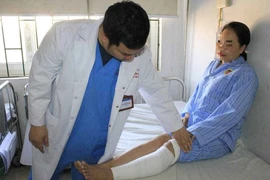 Can thiệp mạch “cứu” bệnh nhân liệt chân do tắc mạch máu chi