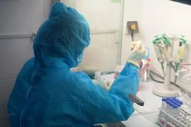 Bệnh nhân tái dương tính với SARS-CoV-2 đang mang thai 34 tuần