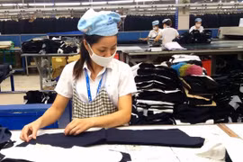 Phụ nữ Việt Nam dành trung bình 20,2 giờ/tuần để làm việc nhà