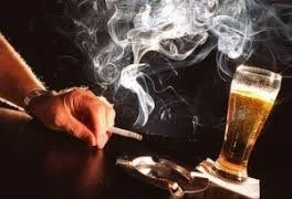 Hoại tử chỏm xương đùi vì thuốc lá và rượu