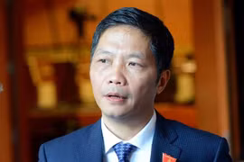 Bộ Công Thương công khai 3 cán bộ bị kỷ luật vì vụ xe biển xanh