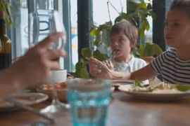 Nhiều phụ huynh buông lỏng nhu cầu dinh dưỡng cho con ở tuổi học đường