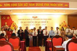 Đồng chí Hoàng Văn Trà tái đắc cử chức vụ Bí thư Đảng ủy Cơ quan UBKT Trung ương