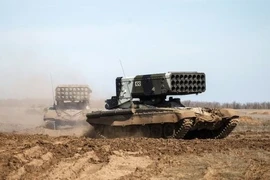 Nga diễn tập đạn thật loại pháo "chỉ bắn hai quả thánh chiến ở Syria đã phải bật hào tháo chạy"