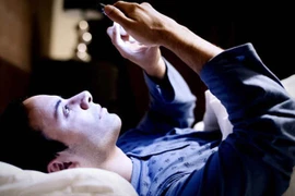 Ngủ muộn, rước bệnh sớm