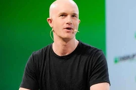 CEO sàn tiền ảo Coinbase thành tỷ phú