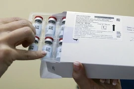 Hơn 200 người Mỹ dương tính nCoV sau tiêm vaccine