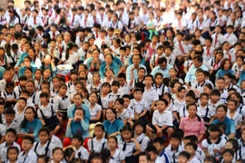 27 địa phương cho học sinh nghỉ kéo dài