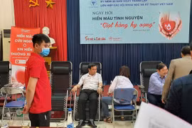 Lãnh đạo, công đoàn viên VUSTA hiến máu vì “Giọt hồng hy vọng”