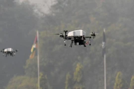Ứng dụng sạc pin không dây cho các UAV nhỏ