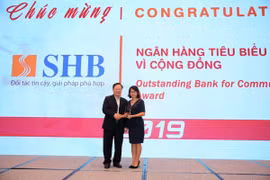 SHB được vinh danh là ngân hàng tiêu biểu vì cộng đồng và đồng hành cùng DNVVN