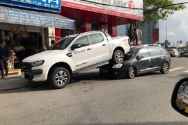 Lùi xe ô tô không quan sát sẽ bị xử phạt bao nhiêu?