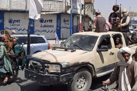 Chiến sự Afghanistan: Taliban chiếm tiếp 2 thành phố thuộc tỉnh 