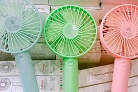 Hiểm hoạ từ quạt mini cầm tay giá rẻ