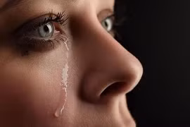 Cẩn thận khô mắt bùng phát nguy hiểm