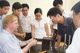 Nhân lực quản lý, chuyên gia nước ngoài thiếu trầm trọng