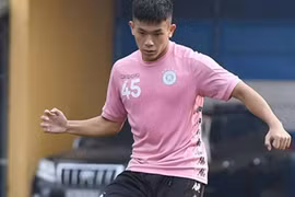 Hồng Duy mắc Covid-19, HLV Park Hang-seo triệu tập Văn Xuân thay thế