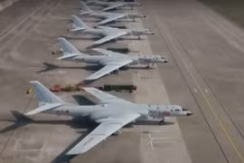 Trung Quốc đưa máy bay ném bom hiện đại nhất diễn tập chiến đấu trên Biển Đông