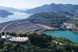 Thủy điện Hòa Bình mở rộng: Cẩn trọng trong quá trình thi công