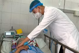 Phẫu thuật tắc động chi cho bệnh nhi tim bẩm sinh 2 dòng máu trộn cùng