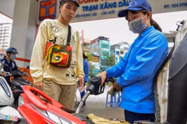 Giá xăng giảm từ 15h chiều nay