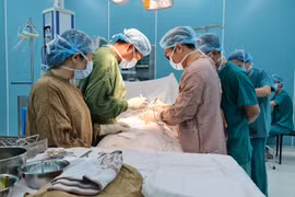 "Gãy súng" vì bị tai nạn giao thông 