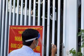 Uống hạ sốt 2 lần không đỡ, F0 tại nhà cần báo ngay cho cơ sở y tế