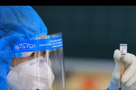 Bộ GD&ĐT đề xuất tiêm vaccine Covid-19 cho học sinh