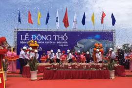 Nguyên Chủ tịch Nước dự động thổ Bệnh viện Đa khoa Xuyên Á – Đức Hòa