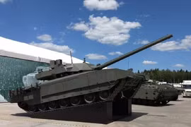 Tăng Armata, Pantsir-1SM và súng Kalasnhikov của Nga khuấy đảo IDEX – 2021 ở Dubai