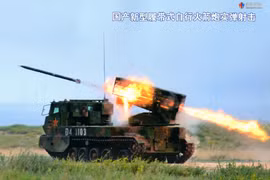 Truyền hình Trung Quốc "khoe" pháo phản lực lớp BM-21 hiện đại hóa của PLA